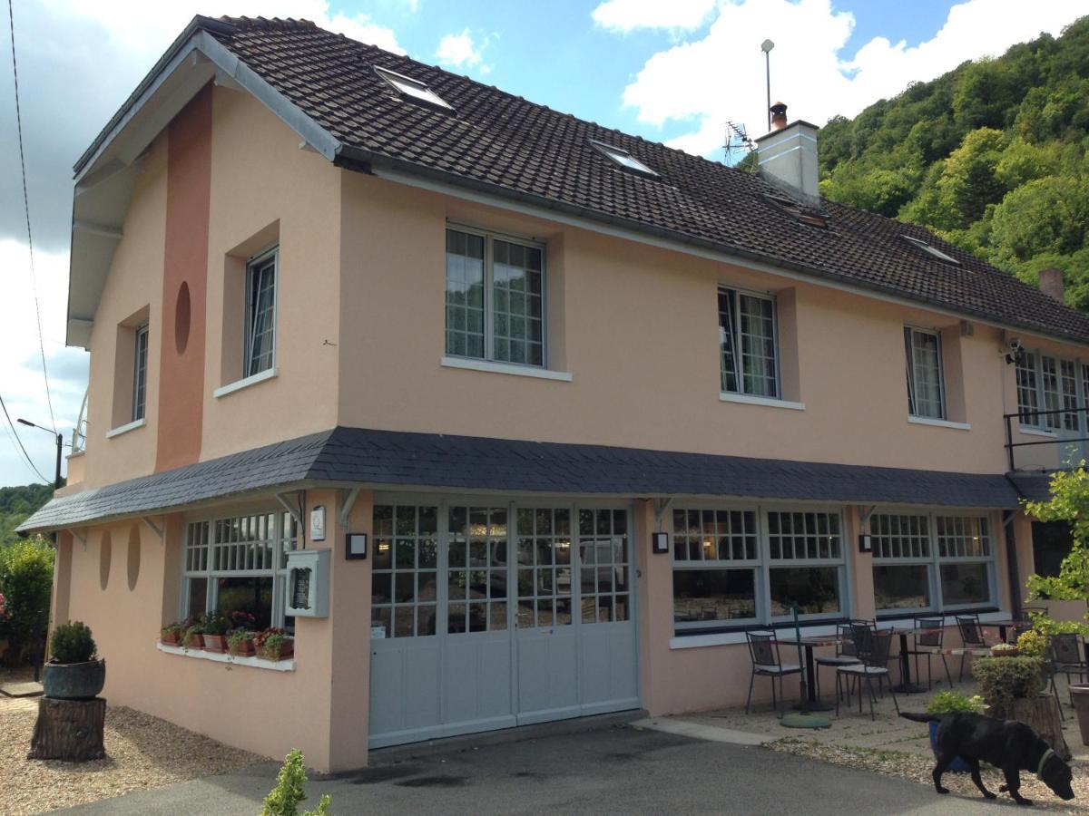 Auberge De La Roque La Roquette Exterior photo